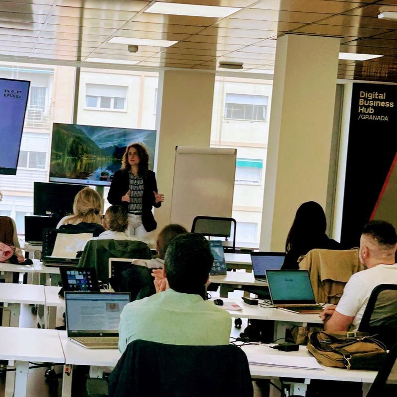 Formación y talleres sobre marketing digital e inteligencia artificial